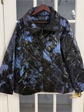 OZAI N KU Women’s Black & Blue Quilted Wide Sleeve Puffer Coat Size M